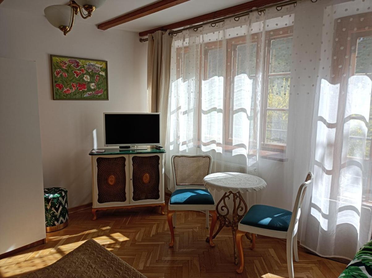 U Izy Apartment *